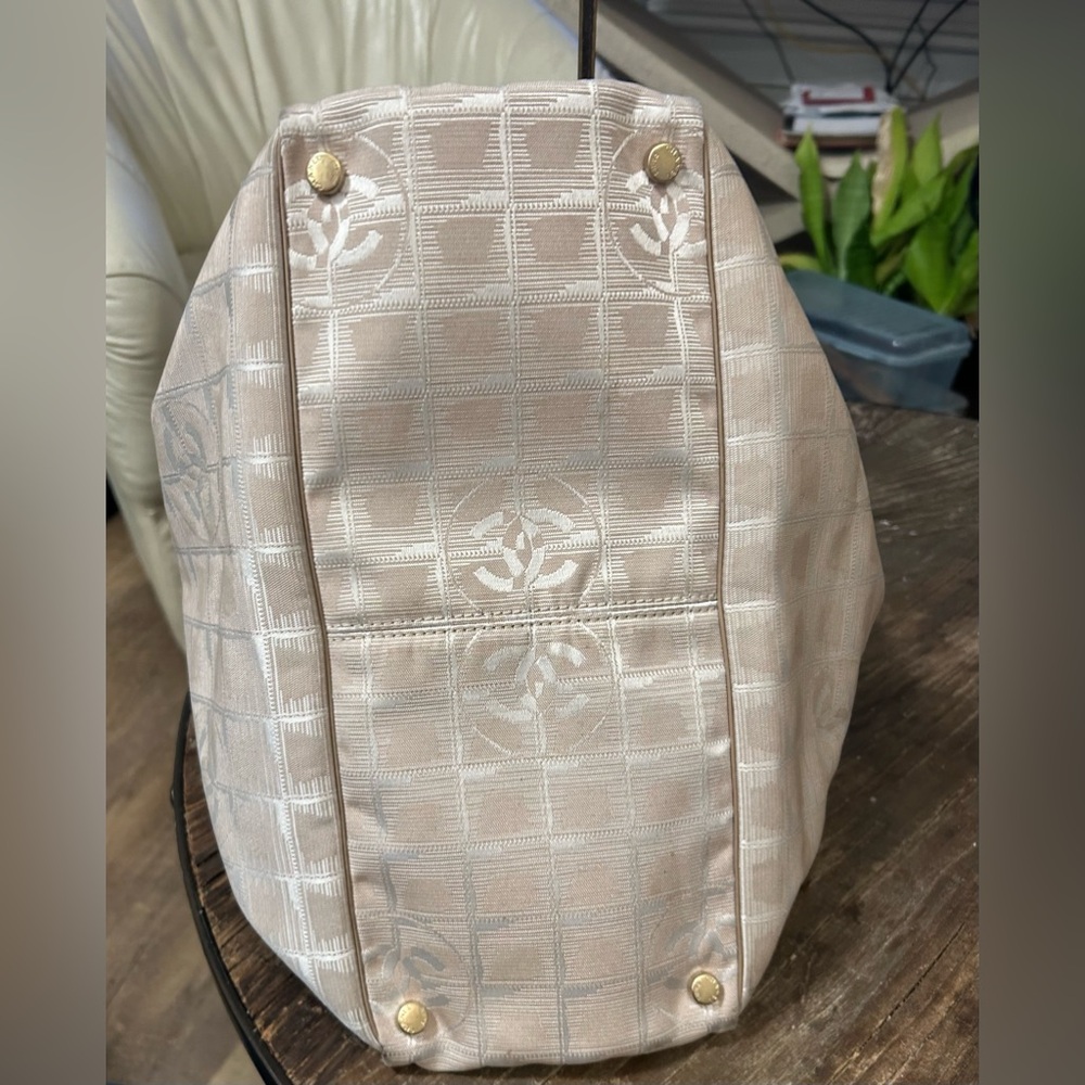 Chanel Bag - Picture 5 of 9